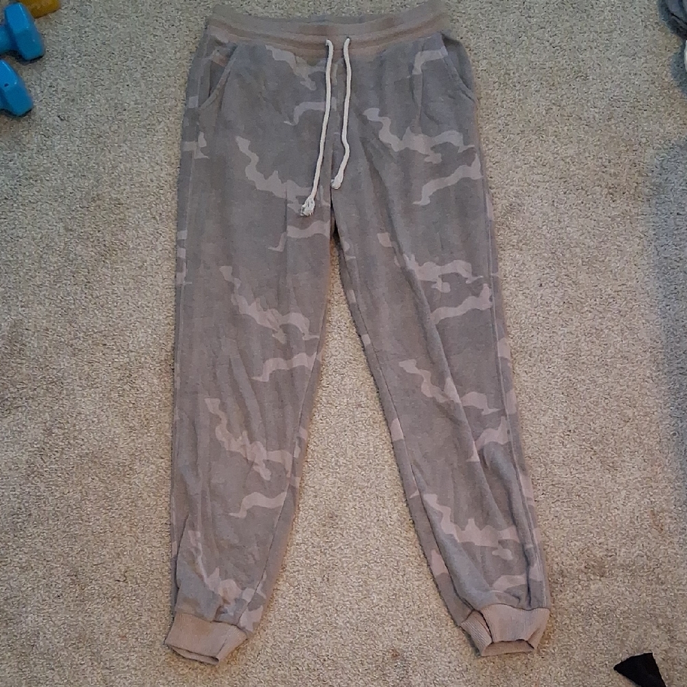 American Eagle Outfitters Grey Camouflage Joggers
